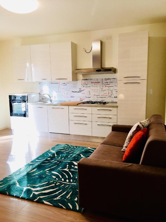 Residenza Elena Lägenhet Rimini Exteriör bild