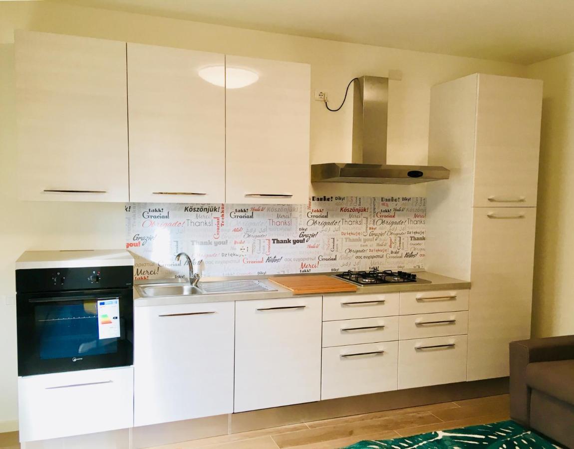 Residenza Elena Lägenhet Rimini Exteriör bild