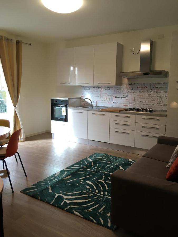 Residenza Elena Lägenhet Rimini Exteriör bild