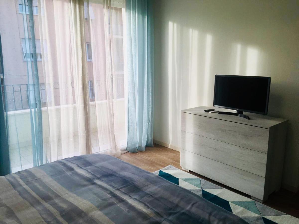 Residenza Elena Lägenhet Rimini Exteriör bild